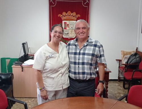 El alcalde de La Aldea recibe a Carmen Delia Cardona Armas, pregonera de las Fiestas de San Nicolás de Tolentino 2025