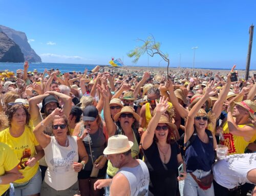 El Día del Charco congrega a más de 10.000 personas en una de las celebraciones más grandes de las Fiestas de San Nicolás de Tolentino