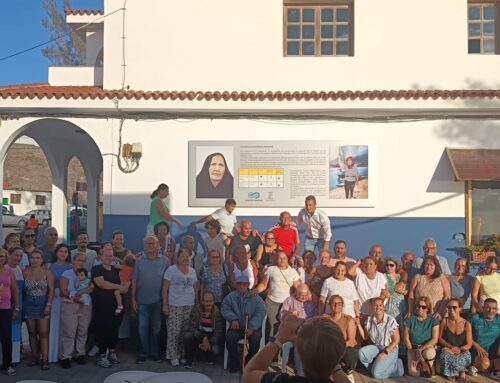 El Ayuntamiento inaugura un mural dedicado al papel de la mujer del pescador de La Aldea