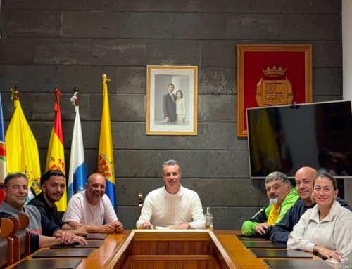 La Aldea de San Nicolás avanza en la mejora del servicio del taxi con una reunión de coordinación con el sector