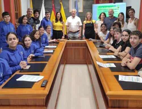 El Ayuntamiento conoce los trabajos de investigación medioambiental del alumnado del IES La Aldea